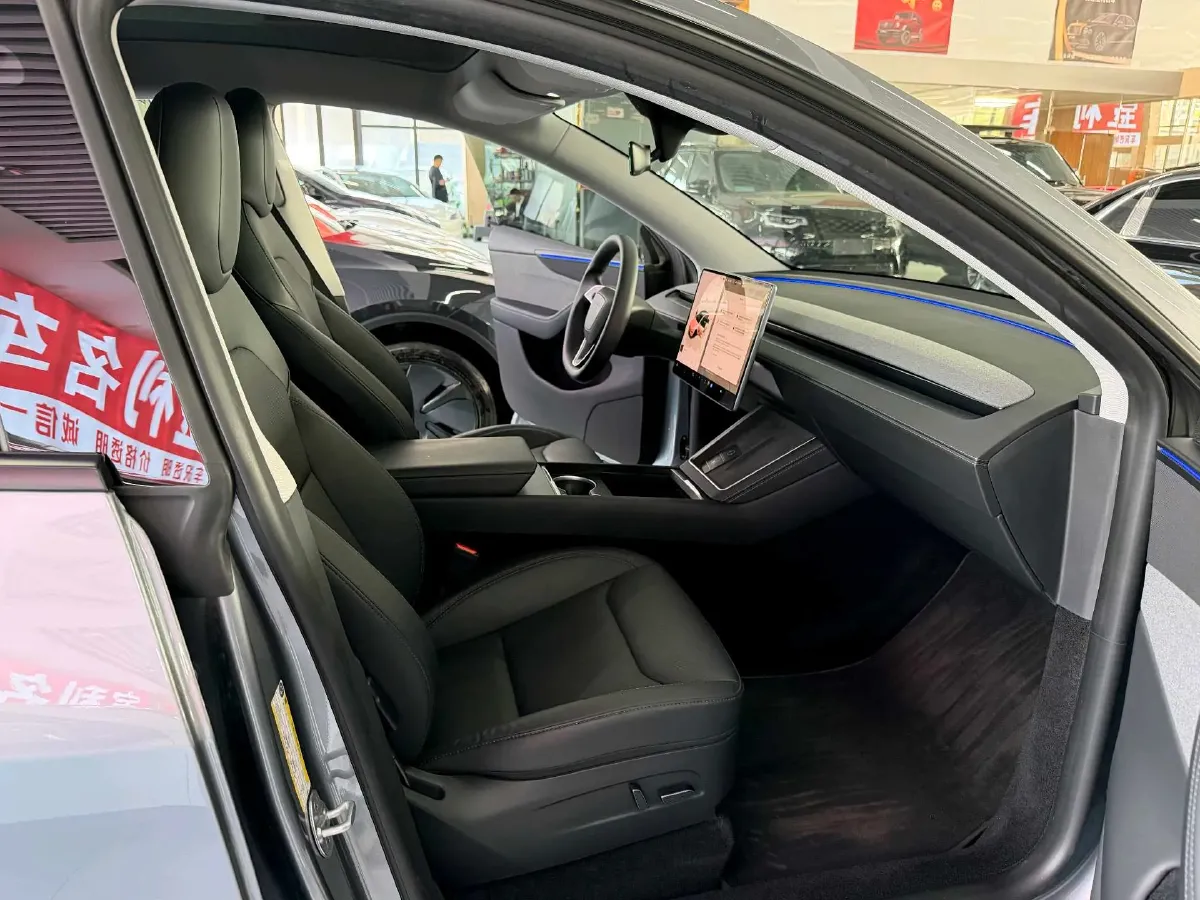 2025 Tesla Model Y BEV 62.5KWH,autocango,china used car exporter,china ev exporter,chinese used car exporter,chinese used ev exporter