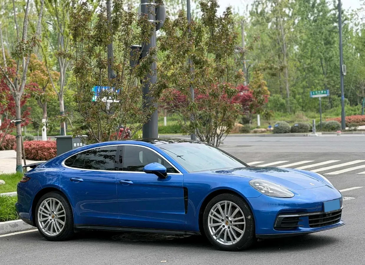 2017 BMW X6 3.0T 306HP L6 8AT,autocango,china used car exporter,china ev exporter,chinese used car exporter,chinese used ev exporter