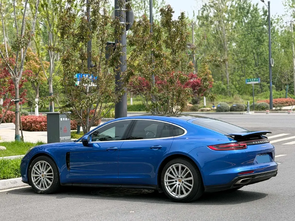 2017 BMW X6 3.0T 306HP L6 8AT,autocango,china used car exporter,china ev exporter,chinese used car exporter,chinese used ev exporter