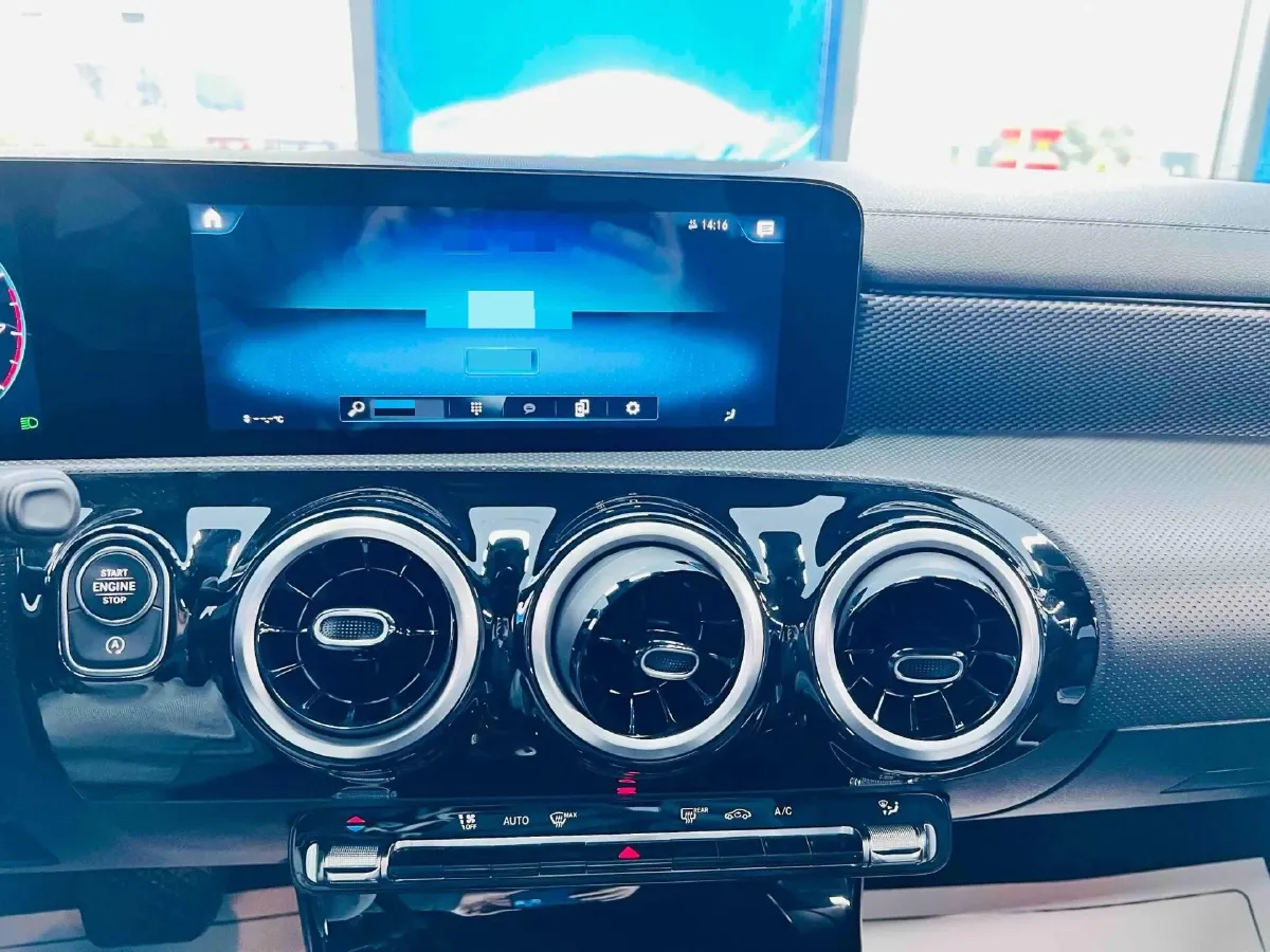 2022 Mercedes-Benz A Class 1.3T 136HP L4 7DCT,autocango,china used car exporter,china ev exporter,chinese used car exporter,chinese used ev exporter