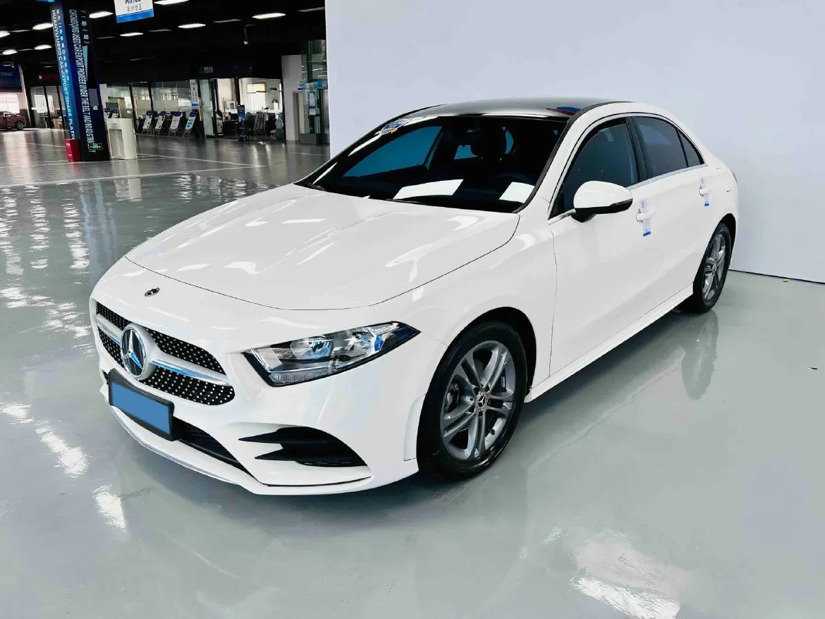 2022 Mercedes-Benz A Class 1.3T 136HP L4 7DCT,autocango,china used car exporter,china ev exporter,chinese used car exporter,chinese used ev exporter