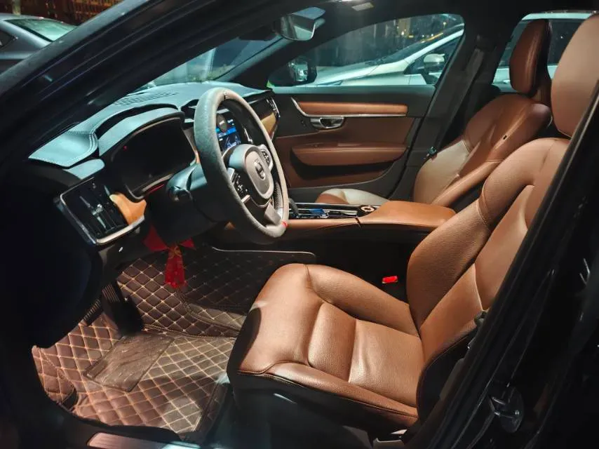 2025 Volvo S90 2.0T 250HP L4 8AT,autocango,china used car exporter,china ev exporter,chinese used car exporter,chinese used ev exporter