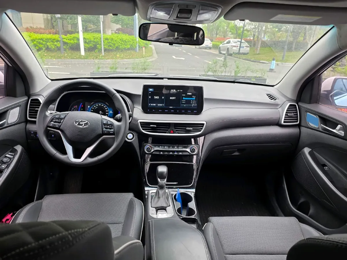 2019 Hyundai Tucson 1.6T 177HP L4 7DCT,autocango,china used car exporter,china ev exporter,chinese used car exporter,chinese used ev exporter