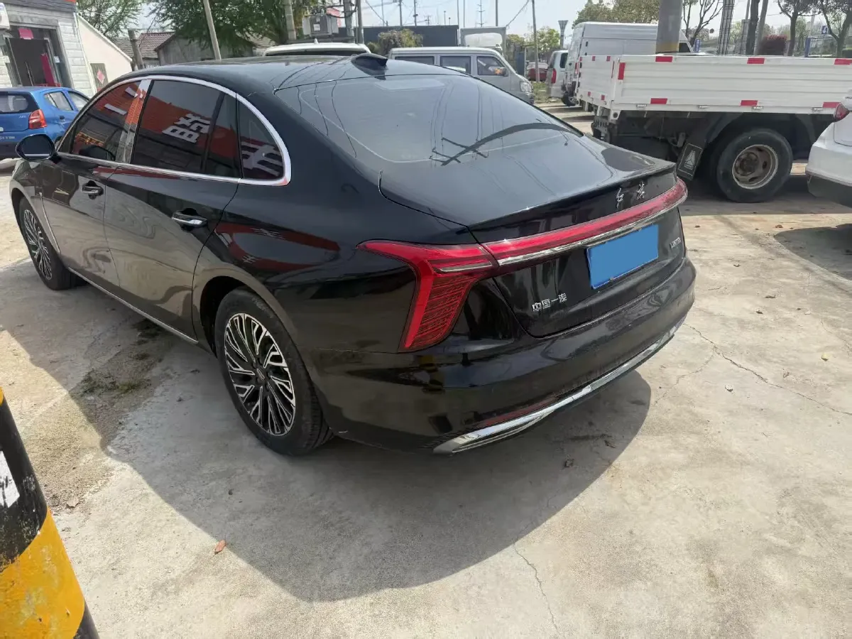2023 HongQi H5 2.0T 224HP L4 8AT,autocango,china used car exporter,china ev exporter,chinese used car exporter,chinese used ev exporter