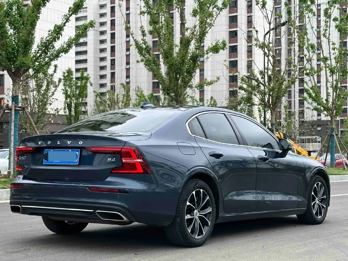 2022 Volvo S60 2.0T 197HP L4 8AT,autocango,china used car exporter,china ev exporter,chinese used car exporter,chinese used ev exporter