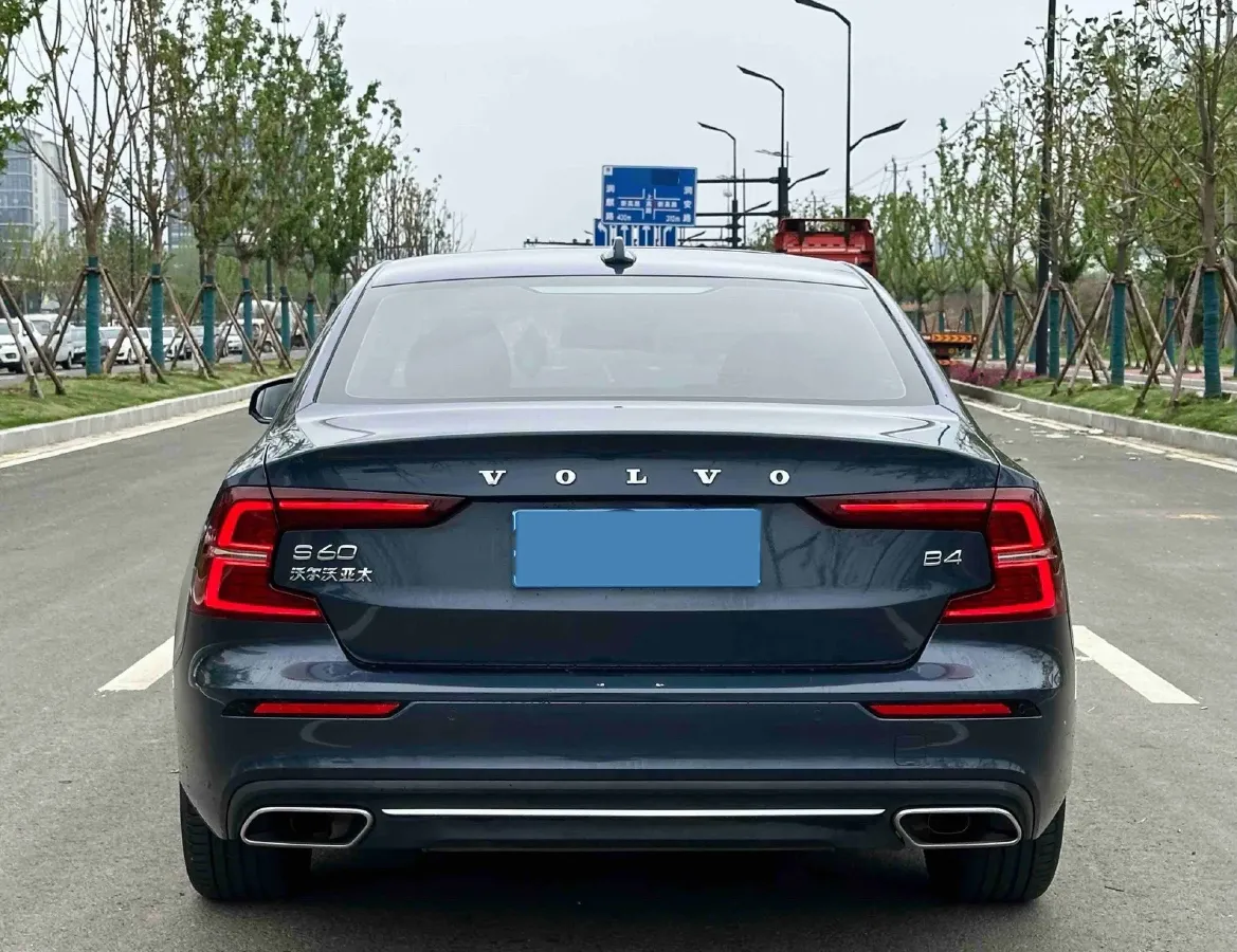 2022 Volvo S60 2.0T 197HP L4 8AT,autocango,china used car exporter,china ev exporter,chinese used car exporter,chinese used ev exporter