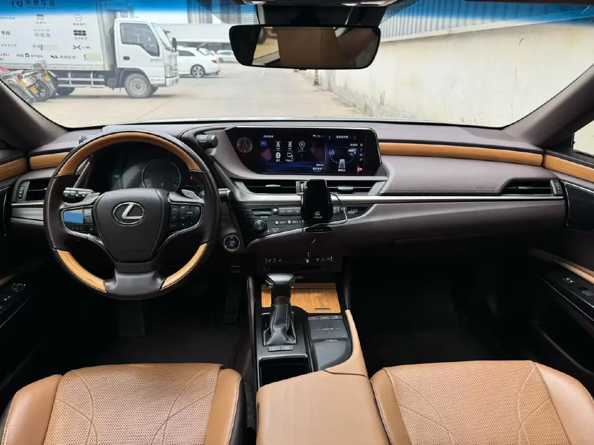 2019 Lexus ES 2.5L 178HP L4 E-CVT Hybrid,autocango,china used car exporter,china ev exporter,chinese used car exporter,chinese used ev exporter