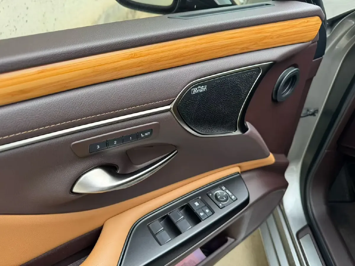 2019 Lexus ES 2.5L 178HP L4 E-CVT Hybrid,autocango,china used car exporter,china ev exporter,chinese used car exporter,chinese used ev exporter