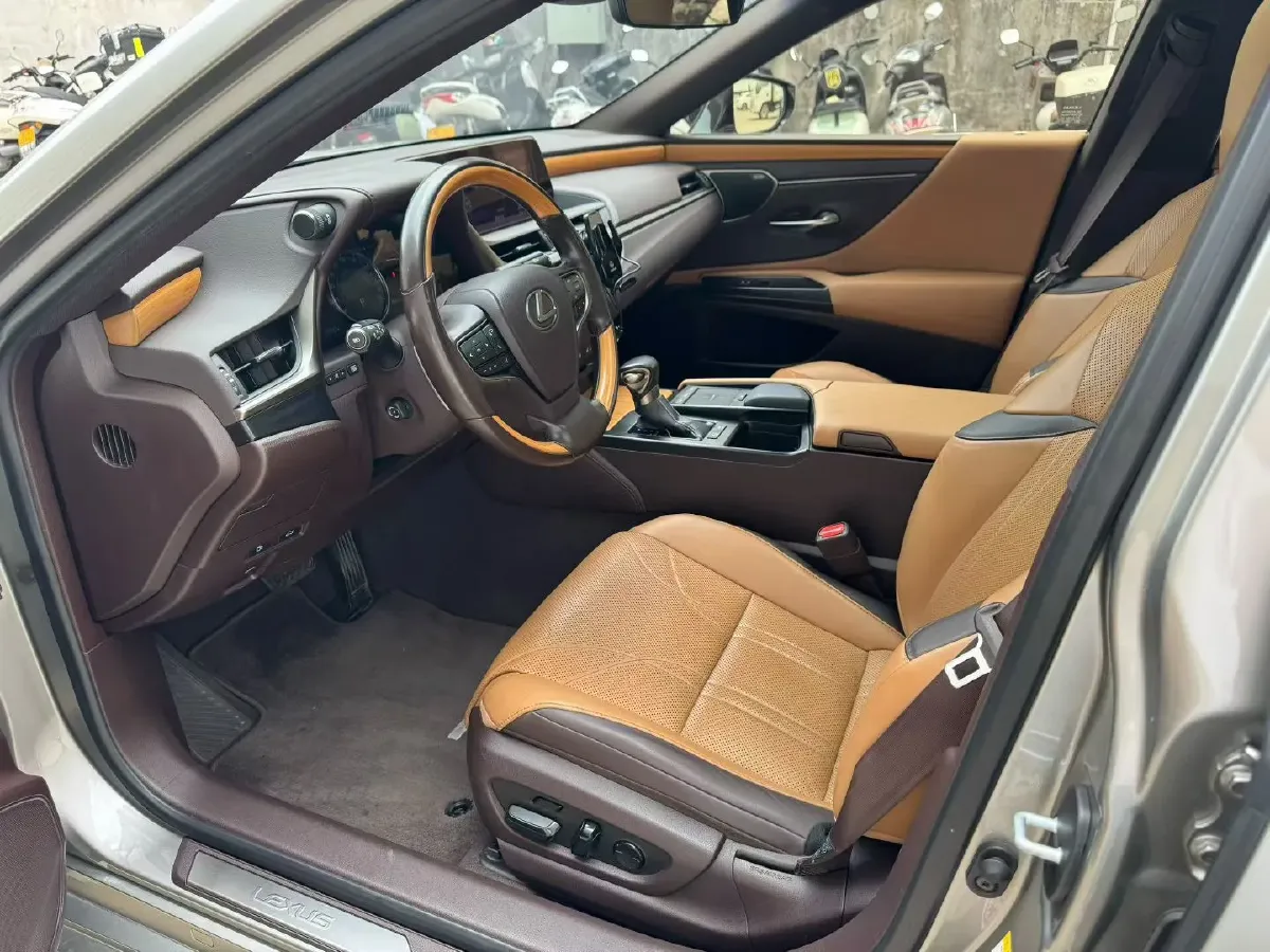 2019 Lexus ES 2.5L 178HP L4 E-CVT Hybrid,autocango,china used car exporter,china ev exporter,chinese used car exporter,chinese used ev exporter