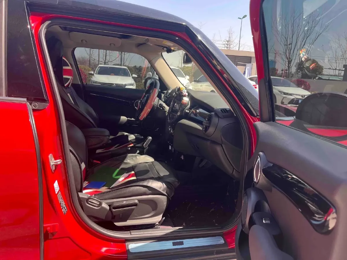 2018 MINI COUNTRYMAN 1.5T 136HP L3 6AT,autocango,china used car exporter,china ev exporter,chinese used car exporter,chinese used ev exporter