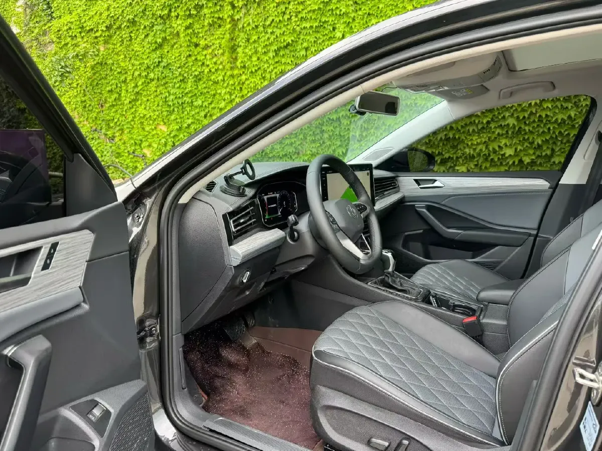 2025 Volkswagen Sagitar 1.5T 160HP L4 7DCT,autocango,china used car exporter,china ev exporter,chinese used car exporter,chinese used ev exporter