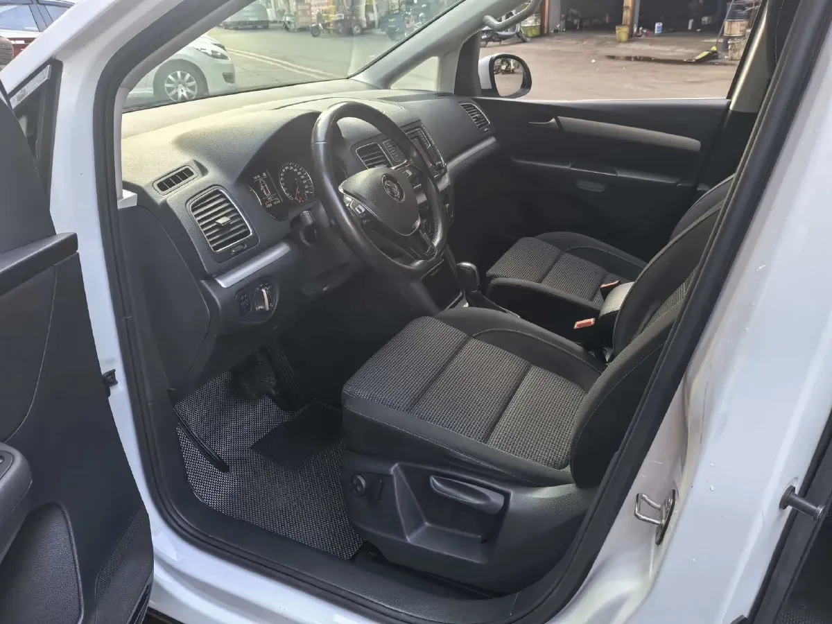 2017 Volkswagen Sharan 2.0T 220HP L4 6DCT,autocango,china used car exporter,china ev exporter,chinese used car exporter,chinese used ev exporter