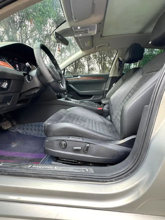 2019 Volkswagen Magotan 2.0T 186HP L4 7DCT,autocango,china used car exporter,china ev exporter,chinese used car exporter,chinese used ev exporter