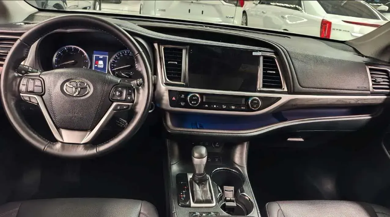 2019 HanTeng V7 1.5T 156HP L4 6AT,autocango,china used car exporter,china ev exporter,chinese used car exporter,chinese used ev exporter