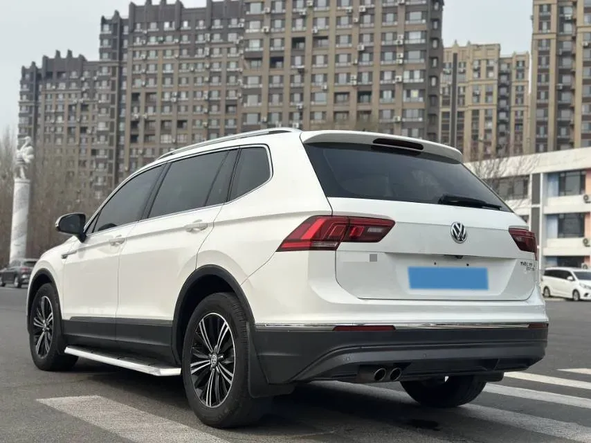 2020 Volkswagen Tiguan L 2.0T 186HP L4 7DCT,autocango,china used car exporter,china ev exporter,chinese used car exporter,chinese used ev exporter