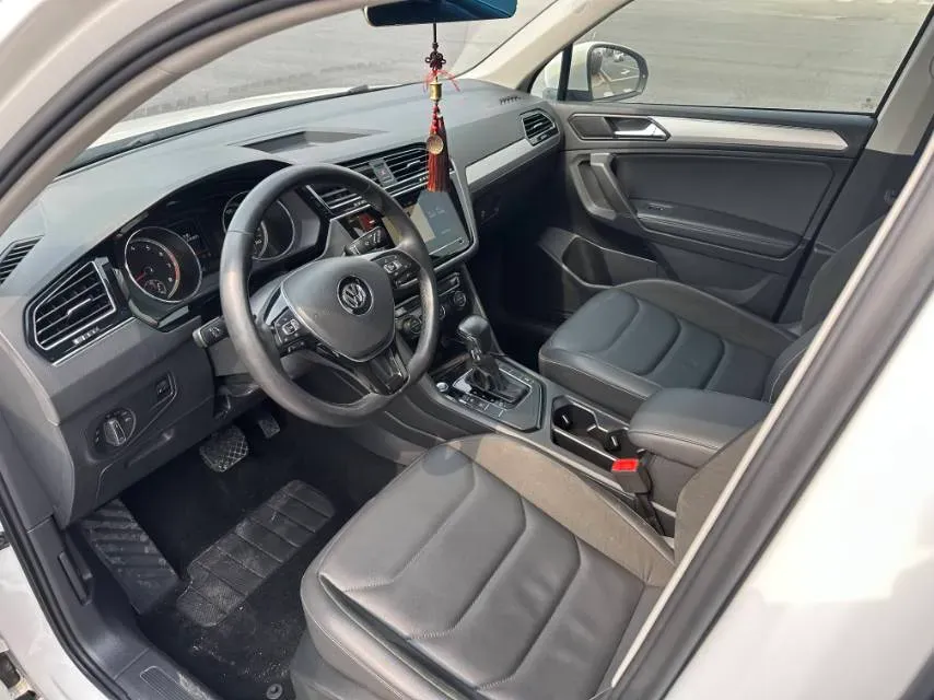 2020 Volkswagen Tiguan L 2.0T 186HP L4 7DCT,autocango,china used car exporter,china ev exporter,chinese used car exporter,chinese used ev exporter