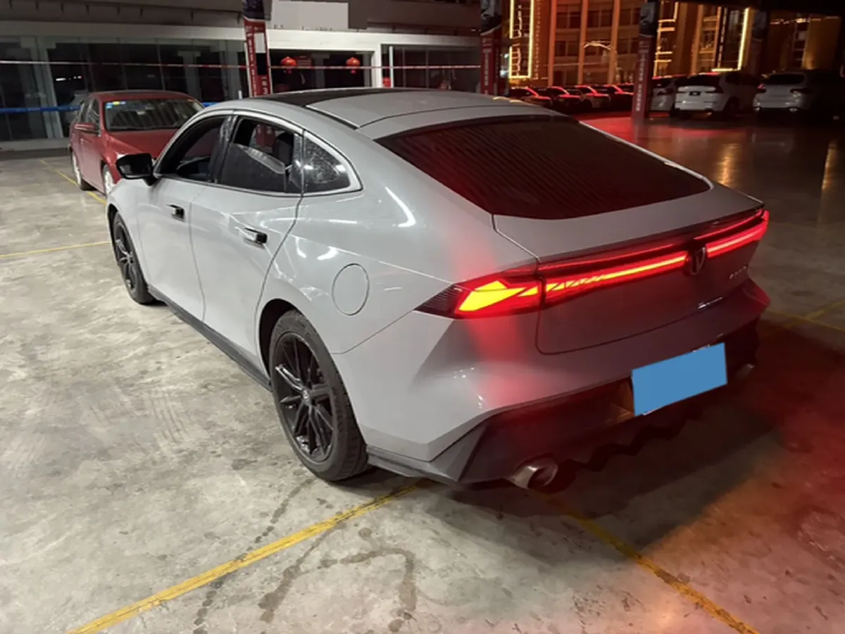 2022 ChangAn UNI-V 1.5T 188HP L4 7DCT,autocango,china used car exporter,china ev exporter,chinese used car exporter,chinese used ev exporter