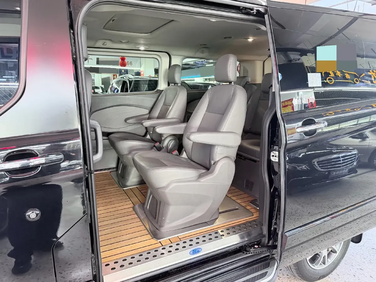 2020 Ford Tourneo 2.0T 203HP L4 6AT,autocango,china used car exporter,china ev exporter,chinese used car exporter,chinese used ev exporter