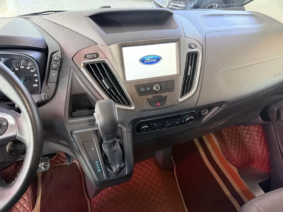 2020 Ford Tourneo 2.0T 203HP L4 6AT,autocango,china used car exporter,china ev exporter,chinese used car exporter,chinese used ev exporter