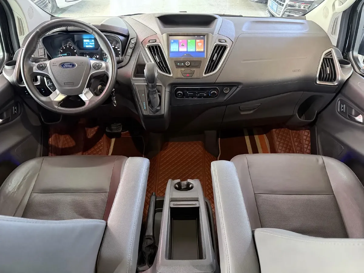 2020 Ford Tourneo 2.0T 203HP L4 6AT,autocango,china used car exporter,china ev exporter,chinese used car exporter,chinese used ev exporter