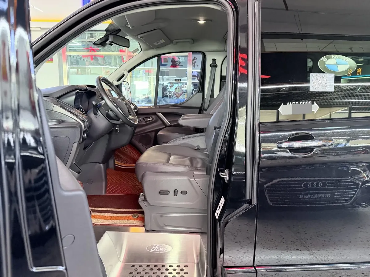 2020 Ford Tourneo 2.0T 203HP L4 6AT,autocango,china used car exporter,china ev exporter,chinese used car exporter,chinese used ev exporter