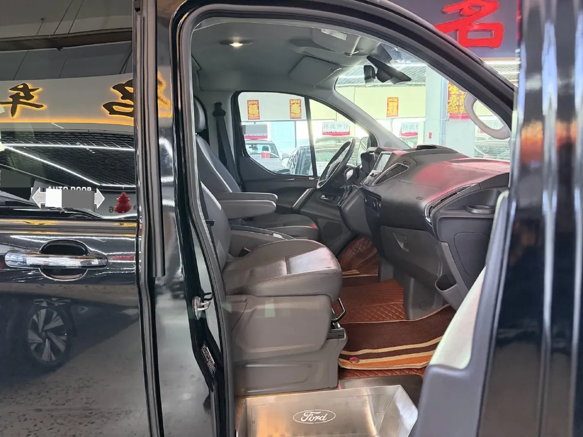 2020 Ford Tourneo 2.0T 203HP L4 6AT,autocango,china used car exporter,china ev exporter,chinese used car exporter,chinese used ev exporter