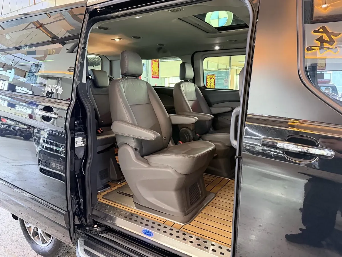 2020 Ford Tourneo 2.0T 203HP L4 6AT,autocango,china used car exporter,china ev exporter,chinese used car exporter,chinese used ev exporter