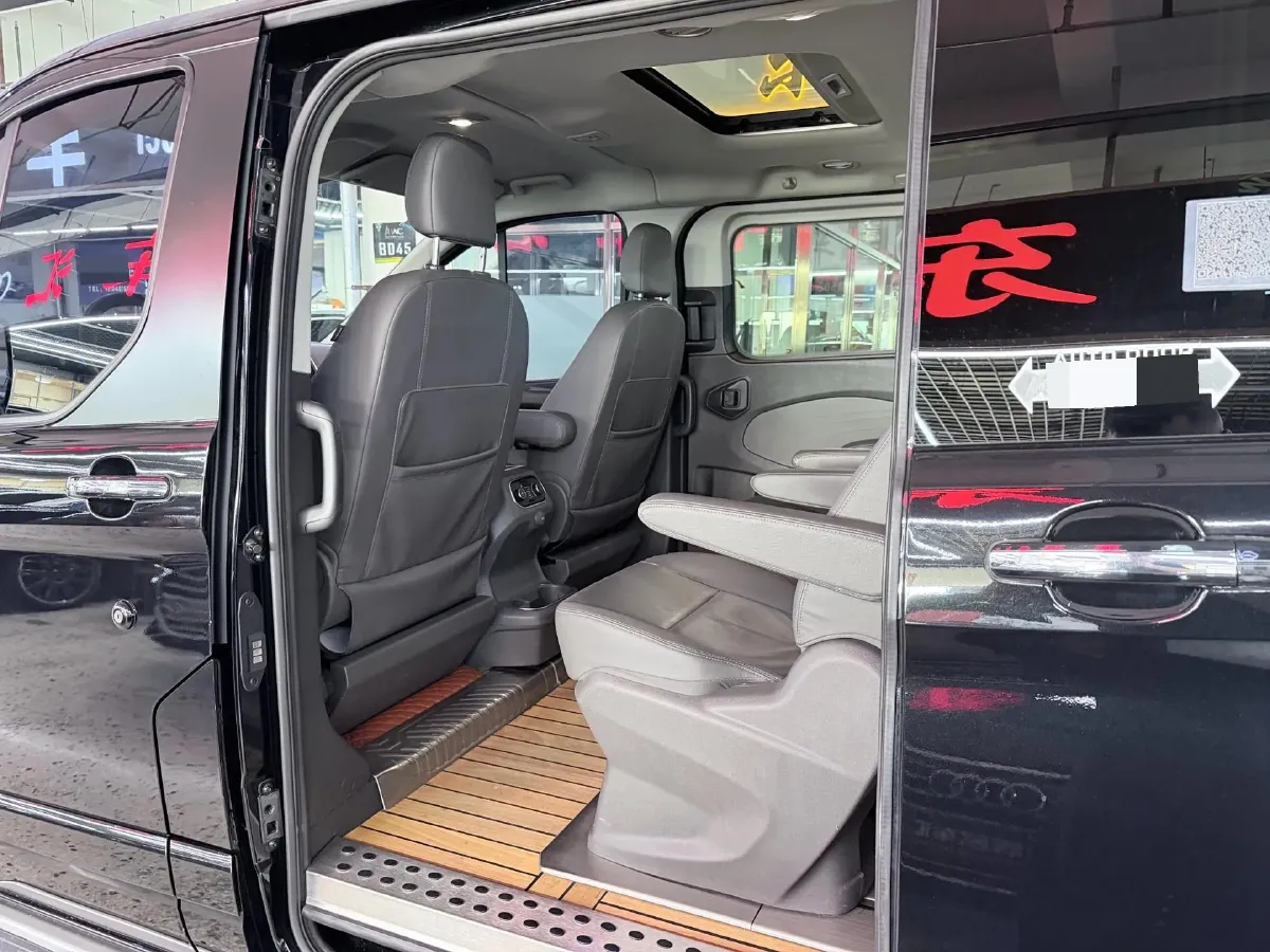 2020 Ford Tourneo 2.0T 203HP L4 6AT,autocango,china used car exporter,china ev exporter,chinese used car exporter,chinese used ev exporter