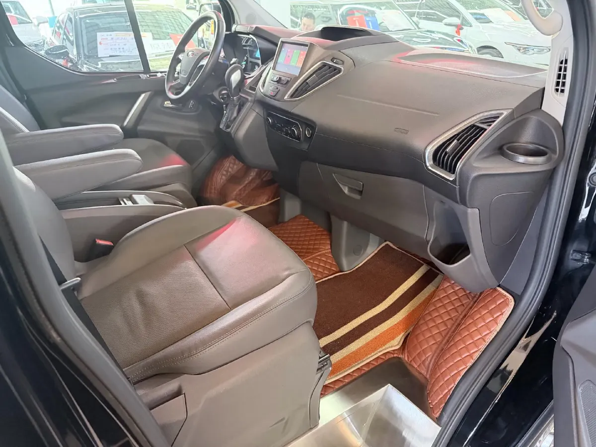 2020 Ford Tourneo 2.0T 203HP L4 6AT,autocango,china used car exporter,china ev exporter,chinese used car exporter,chinese used ev exporter