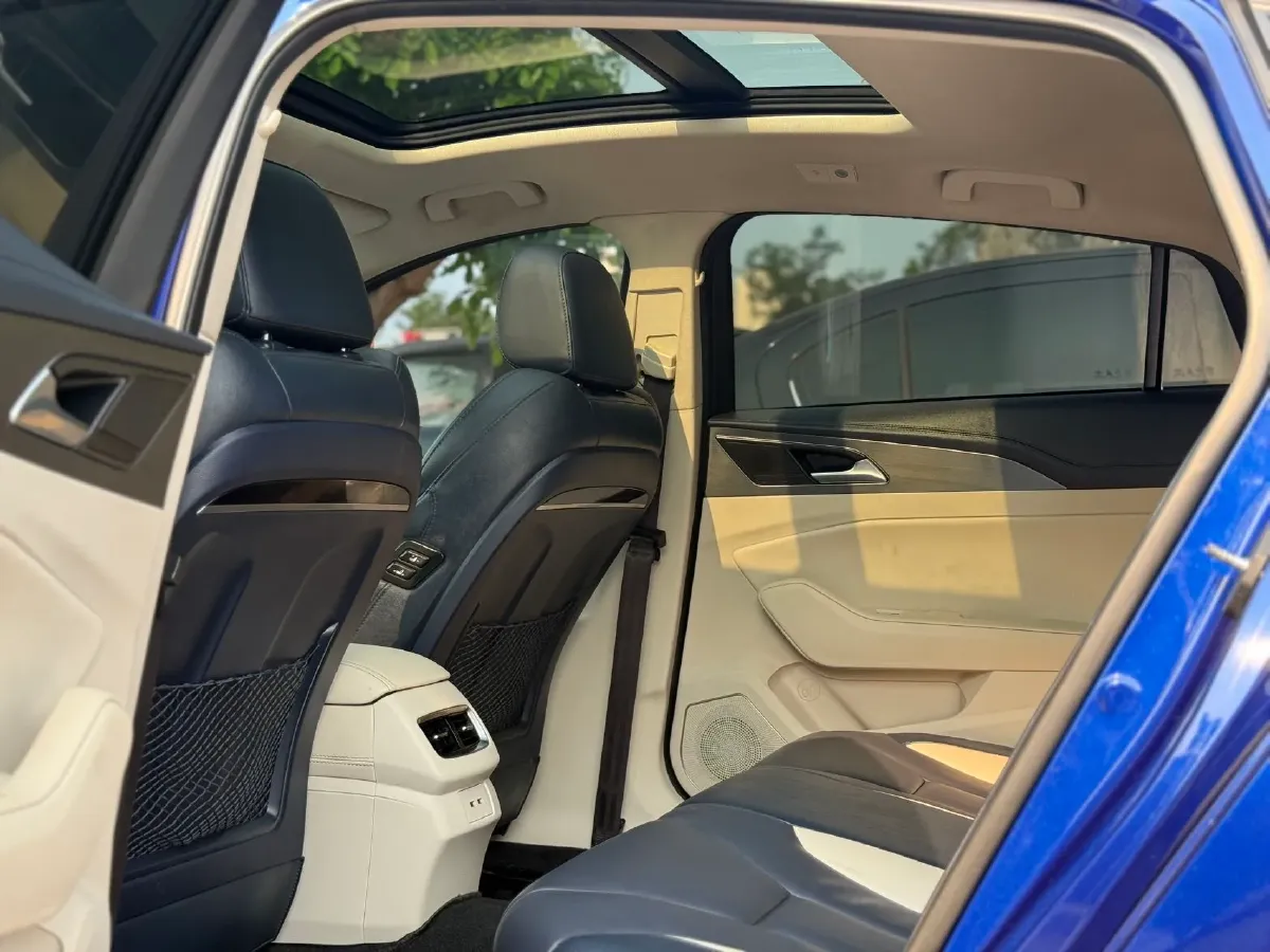 2020 HongQi H5 1.8T 197HP L4 6AT,autocango,china used car exporter,china ev exporter,chinese used car exporter,chinese used ev exporter