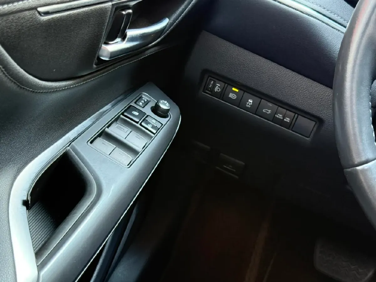 2023 Toyota Venza 2.0L 171HP L4 CVT,autocango,china used car exporter,china ev exporter,chinese used car exporter,chinese used ev exporter