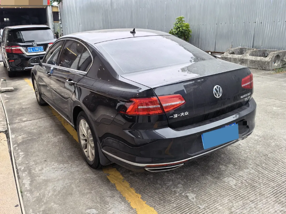 2019 Volkswagen Magotan 2.0T 186HP L4 7DCT,autocango,china used car exporter,china ev exporter,chinese used car exporter,chinese used ev exporter