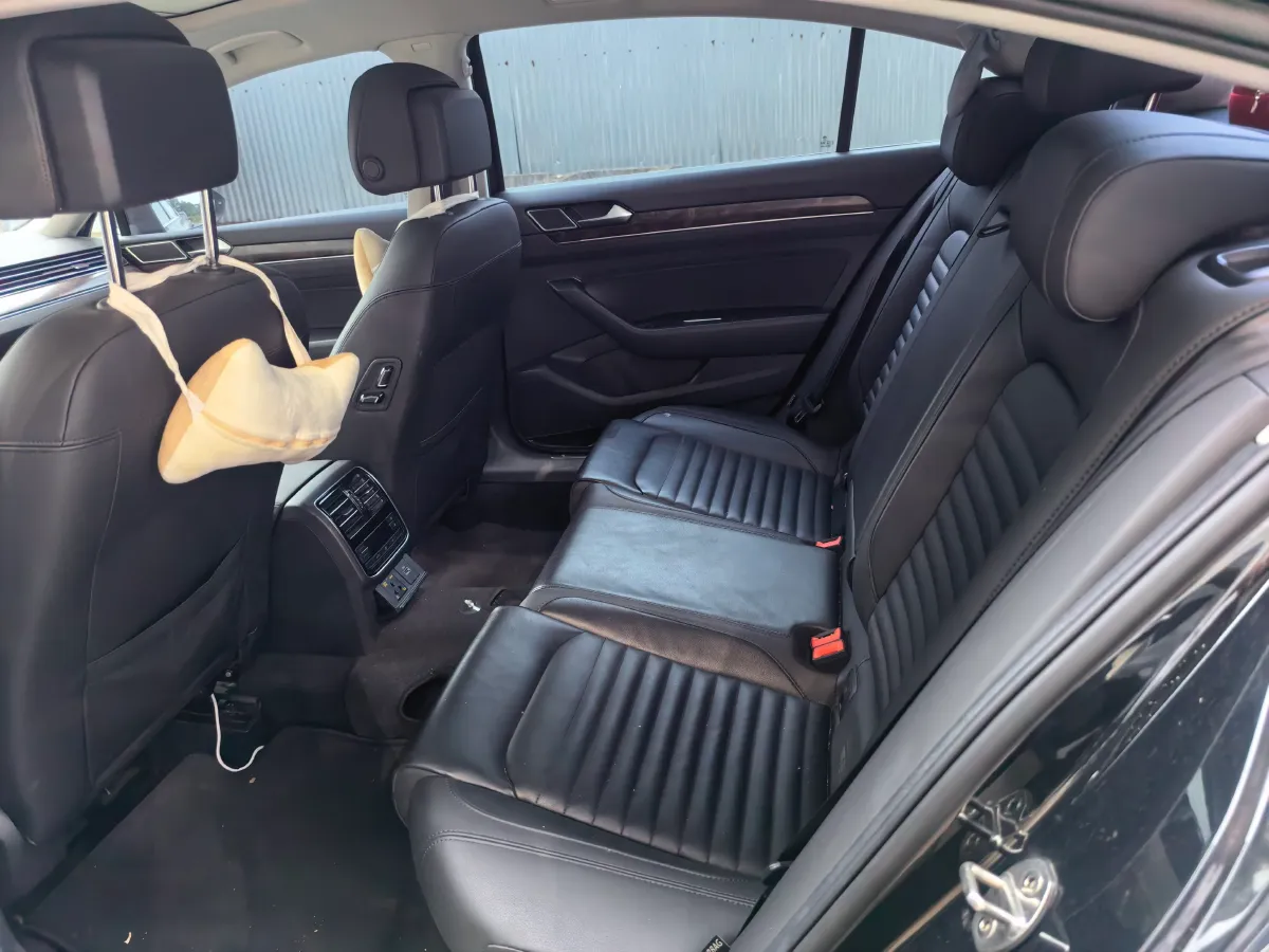 2019 Volkswagen Magotan 2.0T 186HP L4 7DCT,autocango,china used car exporter,china ev exporter,chinese used car exporter,chinese used ev exporter