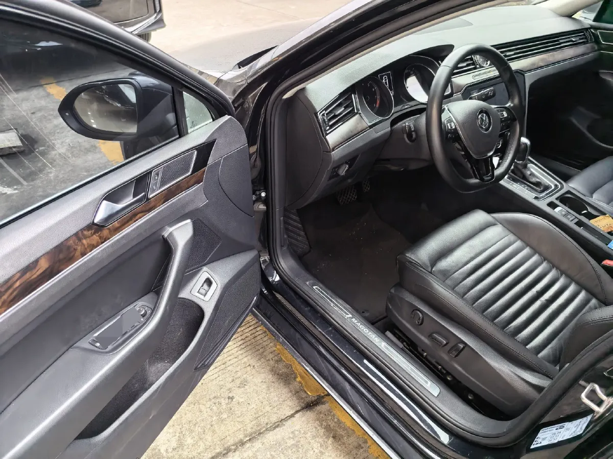 2019 Volkswagen Magotan 2.0T 186HP L4 7DCT,autocango,china used car exporter,china ev exporter,chinese used car exporter,chinese used ev exporter