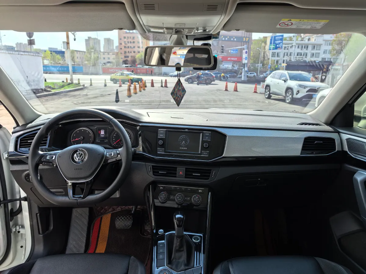2019 MINI CLUBMAN 1.5T 102HP L3 6AT,autocango,china used car exporter,china ev exporter,chinese used car exporter,chinese used ev exporter