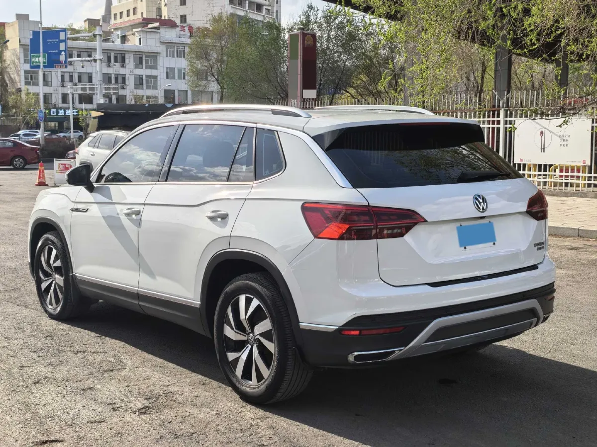 2019 MINI CLUBMAN 1.5T 102HP L3 6AT,autocango,china used car exporter,china ev exporter,chinese used car exporter,chinese used ev exporter