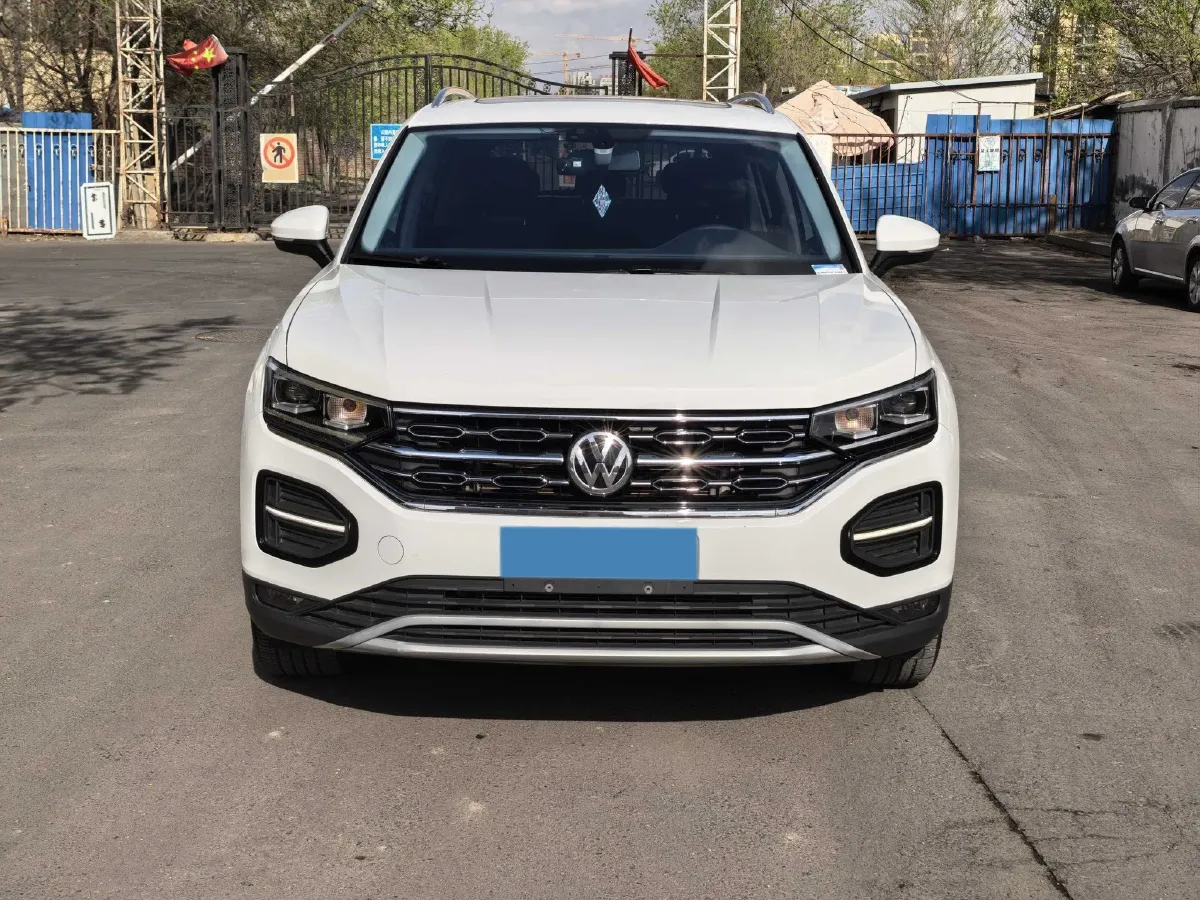 2019 MINI CLUBMAN 1.5T 102HP L3 6AT,autocango,china used car exporter,china ev exporter,chinese used car exporter,chinese used ev exporter