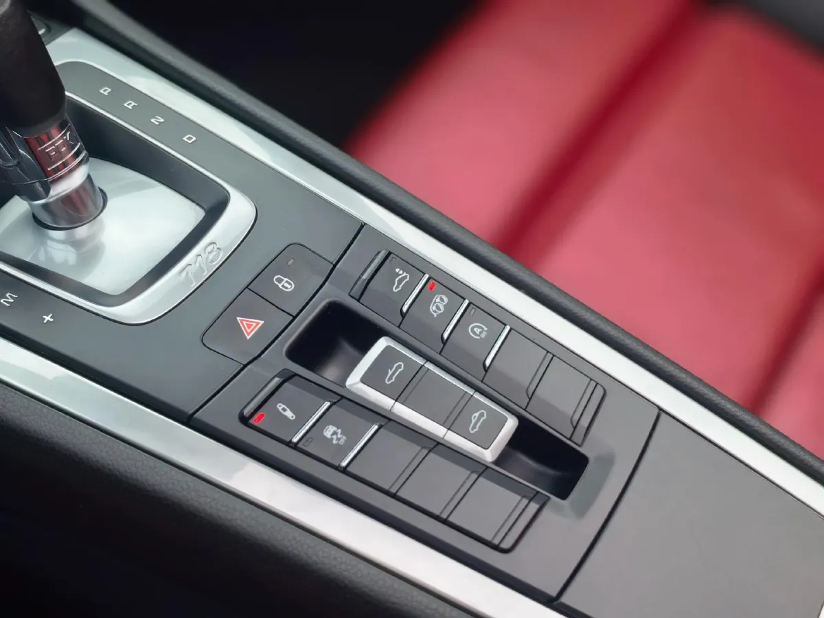 2018 Porsche 718 2.0T 250HP H4 7DCT,autocango,china used car exporter,china ev exporter,chinese used car exporter,chinese used ev exporter