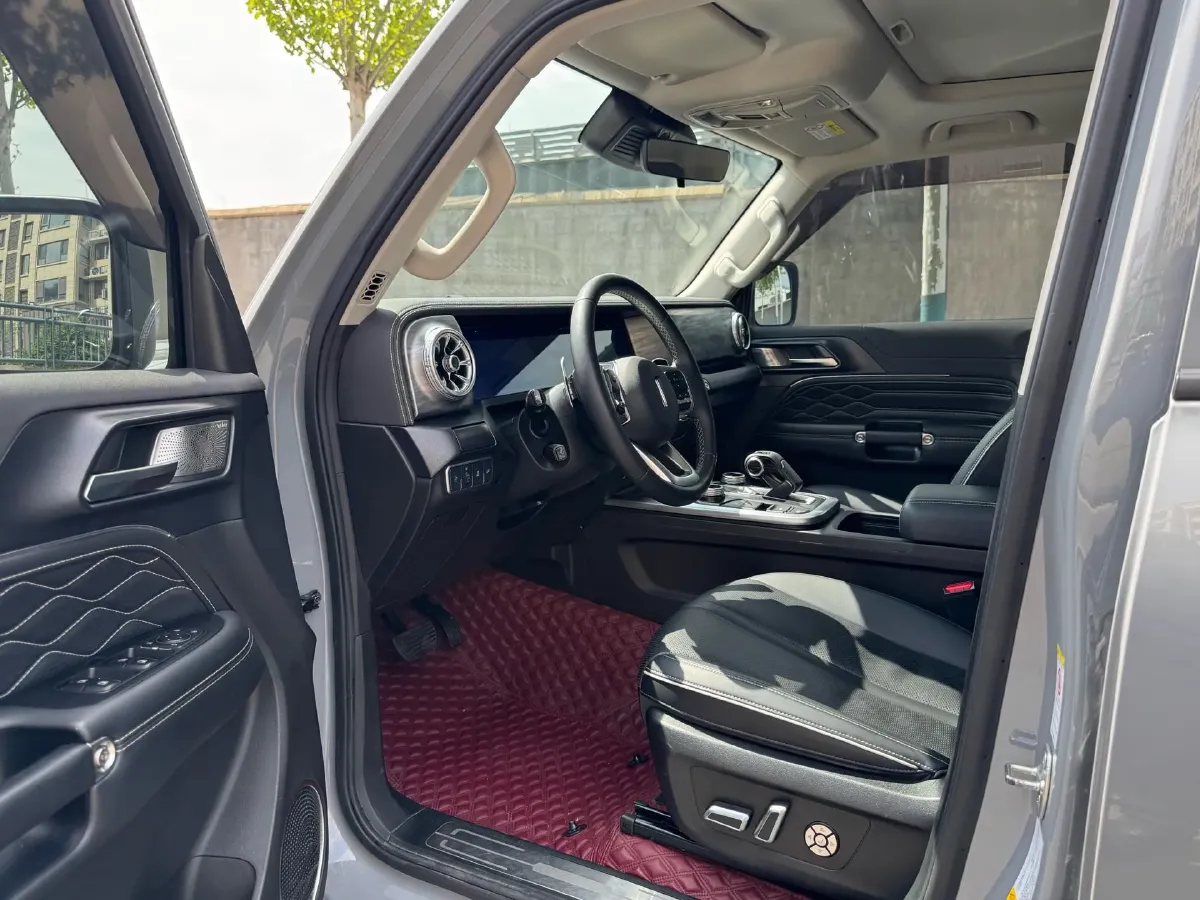 2021 Tank 300 2.0T 227HP L4 8AT,autocango,china used car exporter,china ev exporter,chinese used car exporter,chinese used ev exporter