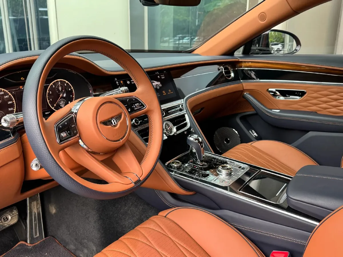 2021 Bentley Flying Spur 4.0T 550HP V8 8DCT,autocango,china used car exporter,china ev exporter,chinese used car exporter,chinese used ev exporter