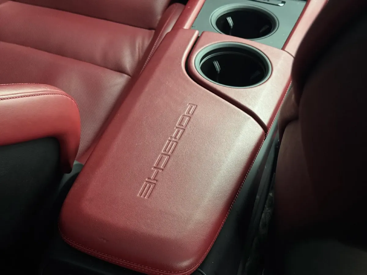 2022 Porsche Taycan 2AT BEV 93.4KWH,autocango,china used car exporter,china ev exporter,chinese used car exporter,chinese used ev exporter