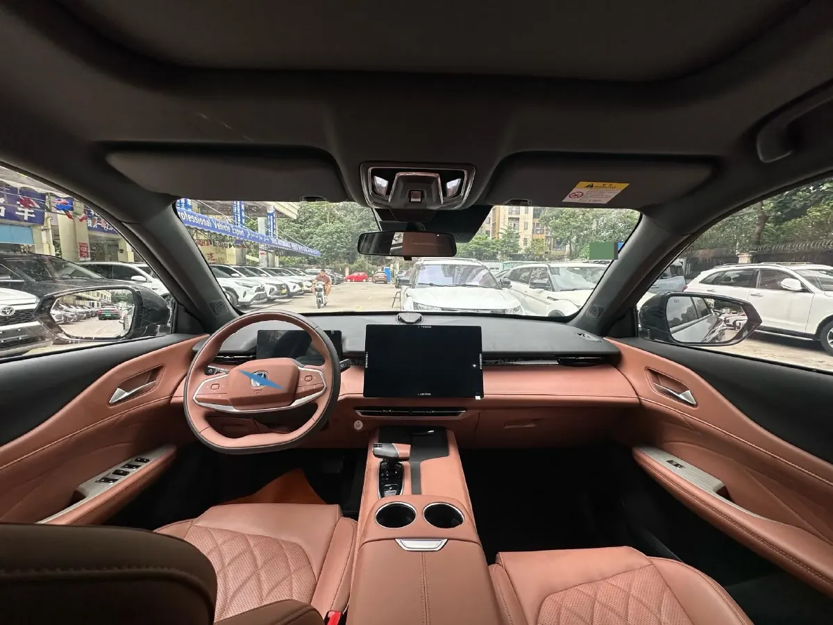 2024 ChangAn UNI-Z 1.5L 98HP L4 E-CVT PHEV 18.4KWH,autocango,china used car exporter,china ev exporter,chinese used car exporter,chinese used ev exporter