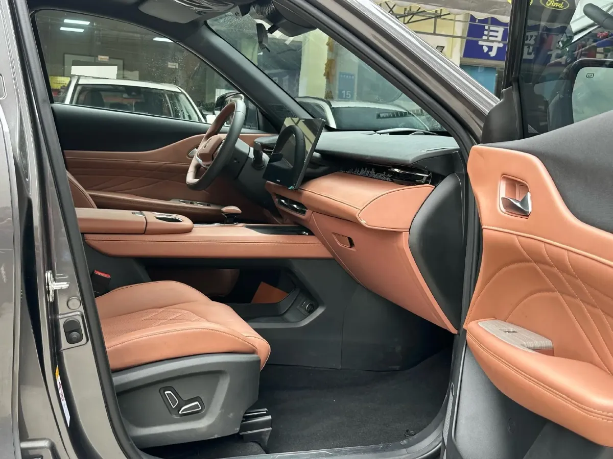 2024 ChangAn UNI-Z 1.5L 98HP L4 E-CVT PHEV 18.4KWH,autocango,china used car exporter,china ev exporter,chinese used car exporter,chinese used ev exporter