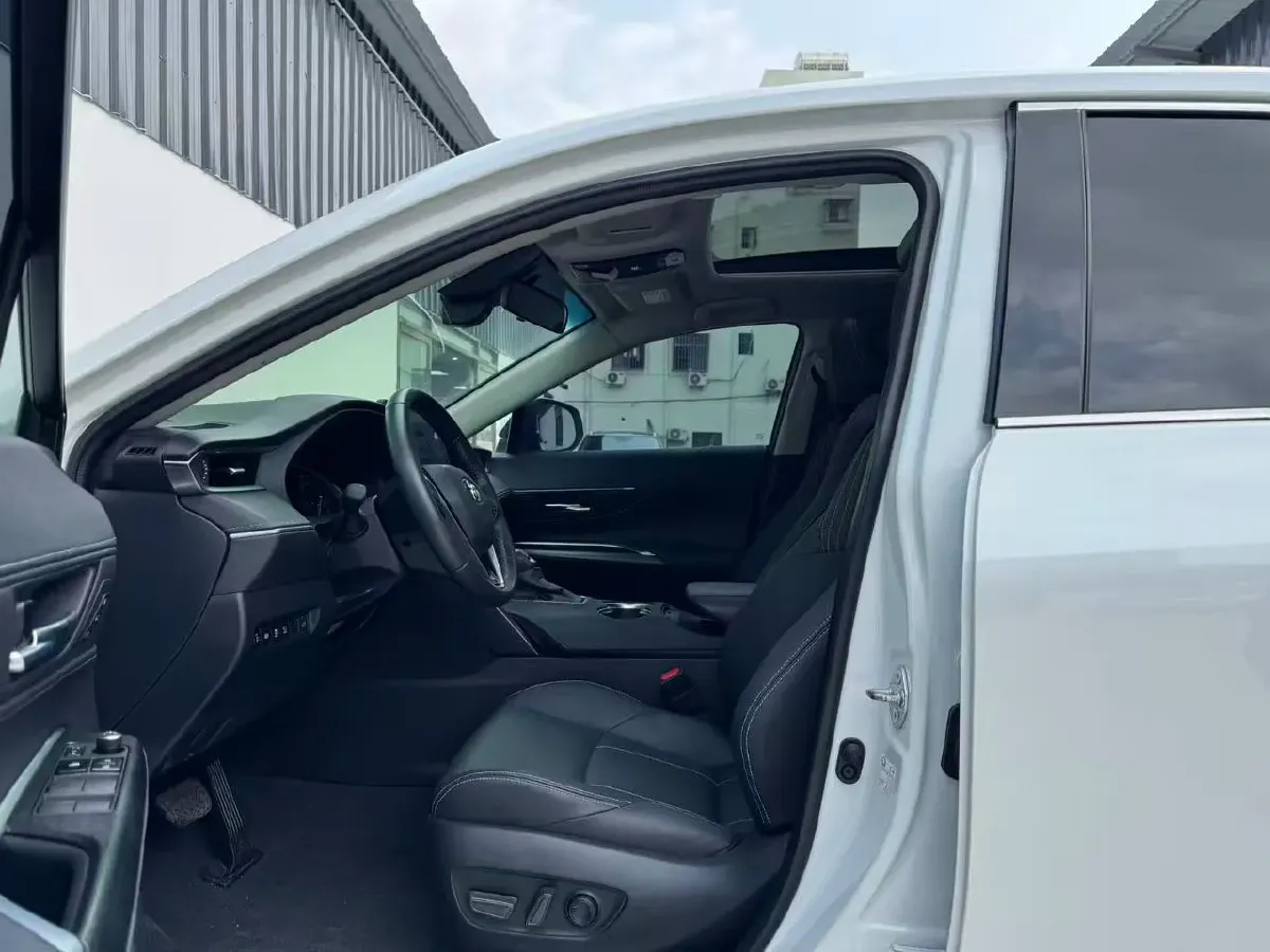 2024 Toyota Harrier 2.0L 171HP L4 CVT,autocango,china used car exporter,china ev exporter,chinese used car exporter,chinese used ev exporter