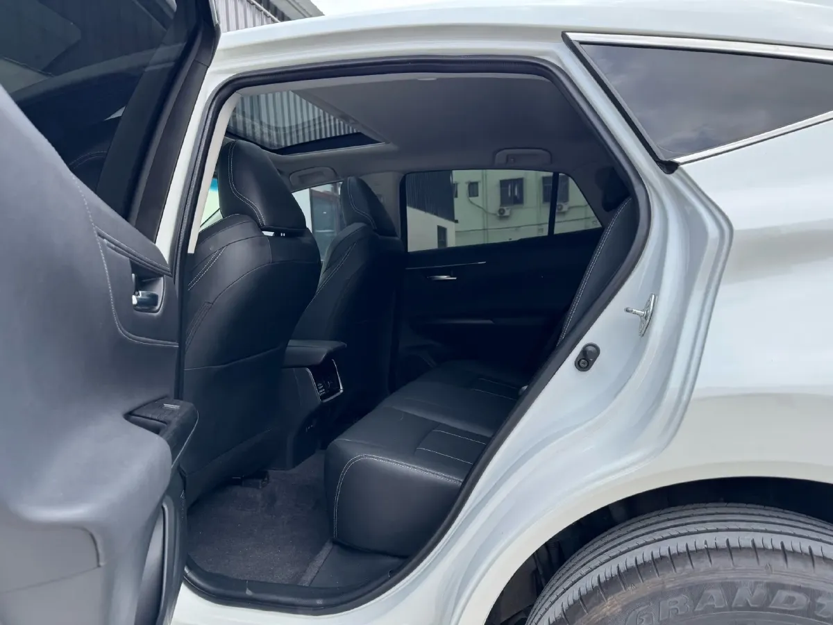 2024 Toyota Harrier 2.0L 171HP L4 CVT,autocango,china used car exporter,china ev exporter,chinese used car exporter,chinese used ev exporter