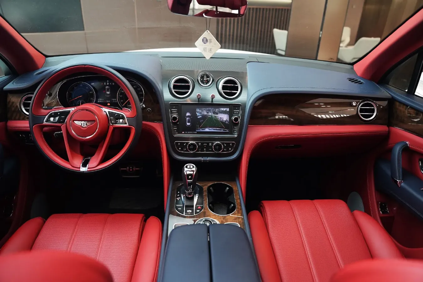 2018 Bentley Bentayga 4.0T 550HP V8 8AT,autocango,china used car exporter,china ev exporter,chinese used car exporter,chinese used ev exporter