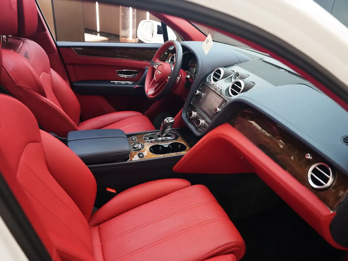 2018 Bentley Bentayga 4.0T 550HP V8 8AT,autocango,china used car exporter,china ev exporter,chinese used car exporter,chinese used ev exporter