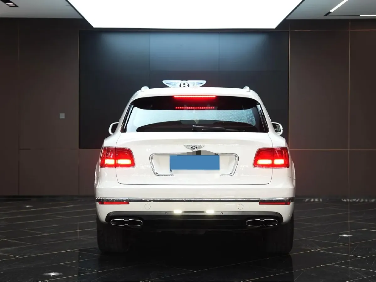 2018 Bentley Bentayga 4.0T 550HP V8 8AT,autocango,china used car exporter,china ev exporter,chinese used car exporter,chinese used ev exporter