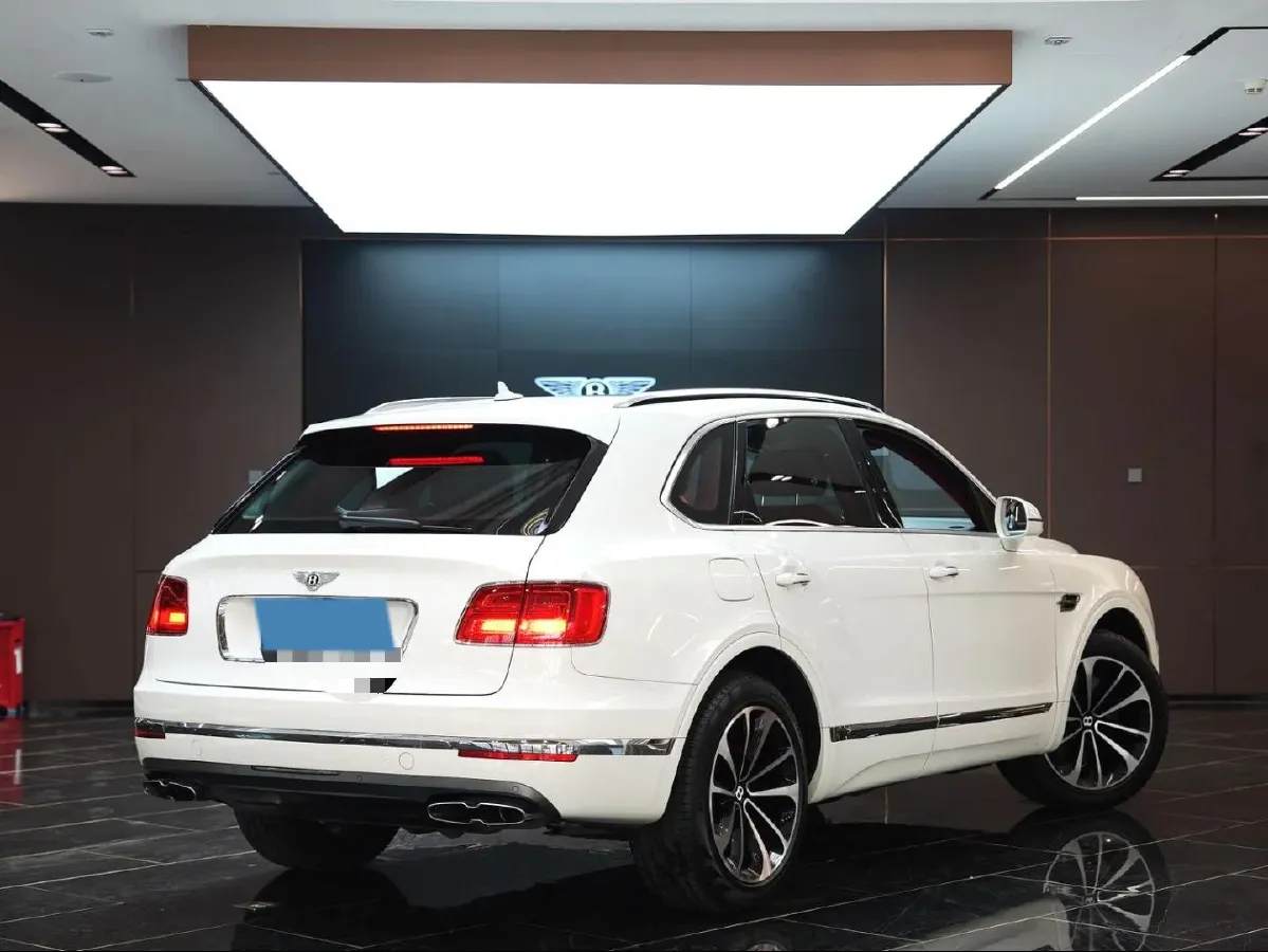 2018 Bentley Bentayga 4.0T 550HP V8 8AT,autocango,china used car exporter,china ev exporter,chinese used car exporter,chinese used ev exporter