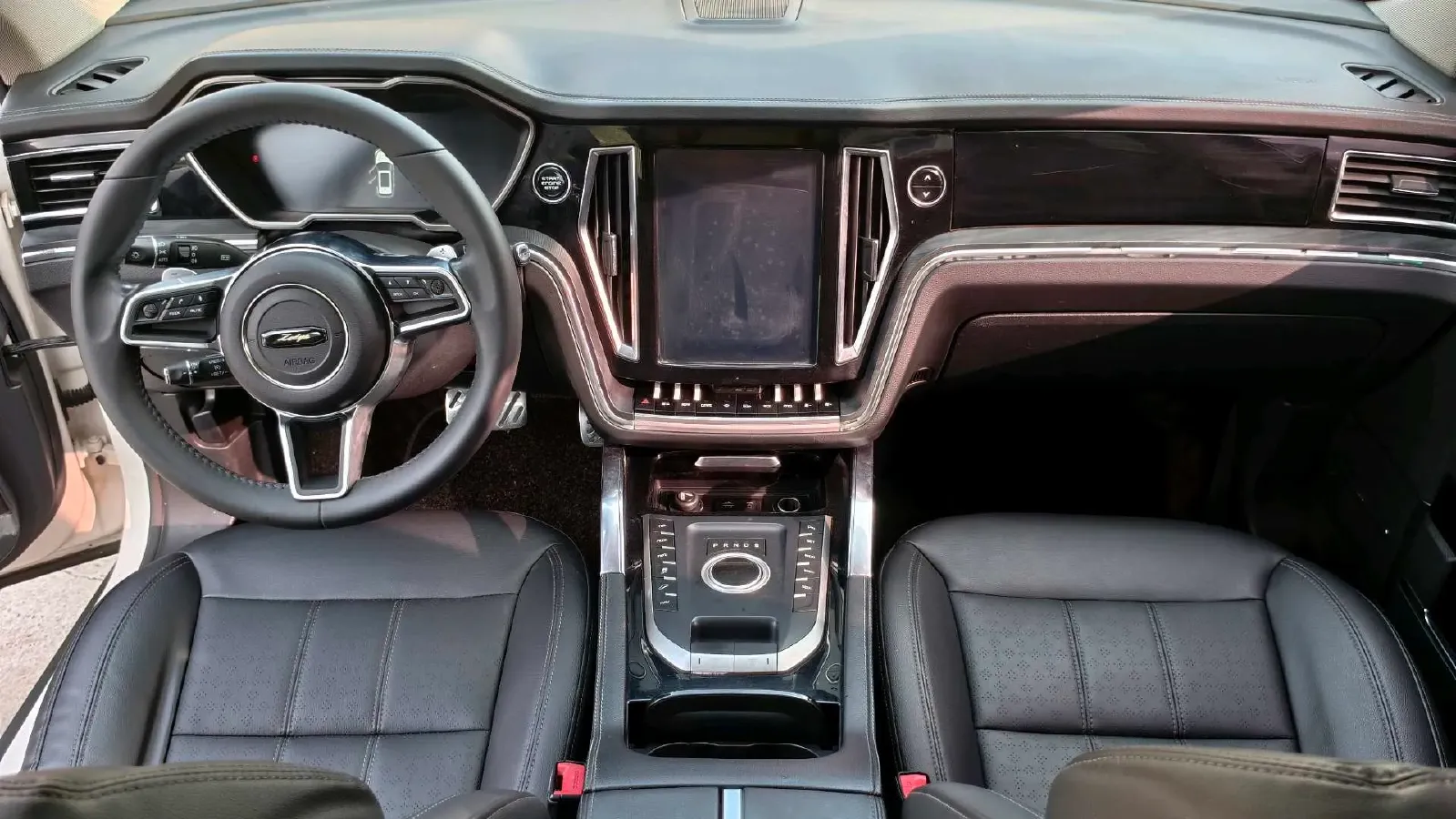 2017 Zotye T700 1.8T 177HP L4 6DCT,autocango,china used car exporter,china ev exporter,chinese used car exporter,chinese used ev exporter